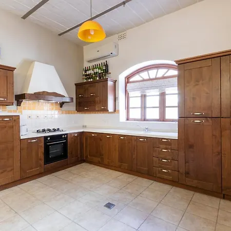Appartamento Amazing House In With Bbq & Parking By 360 Estates Sliema