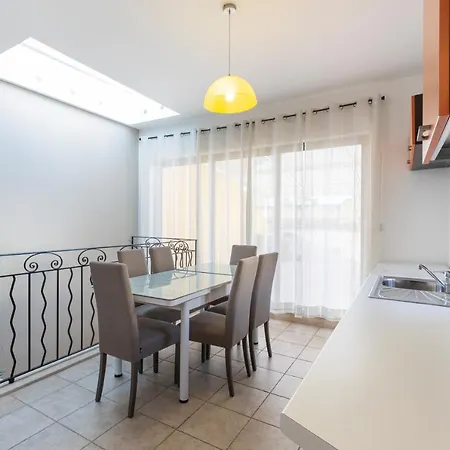 Amazing House In With Bbq & Parking By 360 Estates