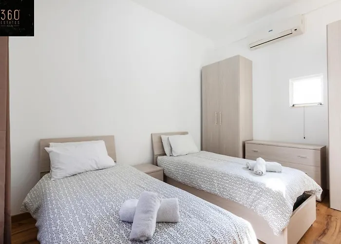 Amazing House In With Bbq & Parking By 360 Estates 아파트 슬리에마