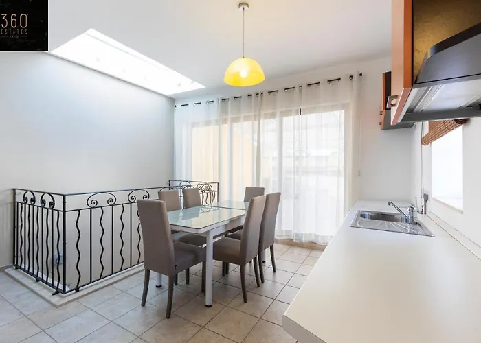 Amazing House In With Bbq & Parking By 360 Estates