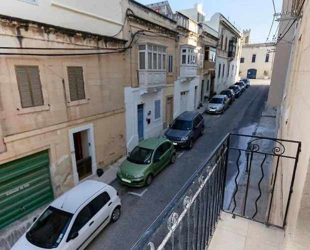 아파트 Amazing House In With Bbq & Parking By 360 Estates 슬리에마